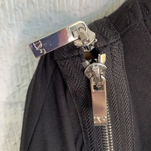 Diane von Furstenberg DVF Zipper Tee Shirt Stretch Blouse sz S - Picture 4 of 9
